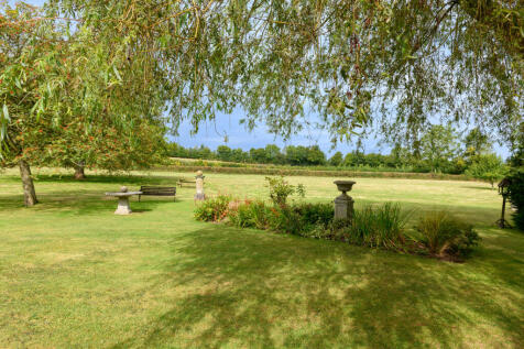 Rear garden to the paddock