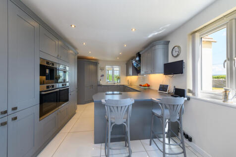 Kitchen/ Breakfast
