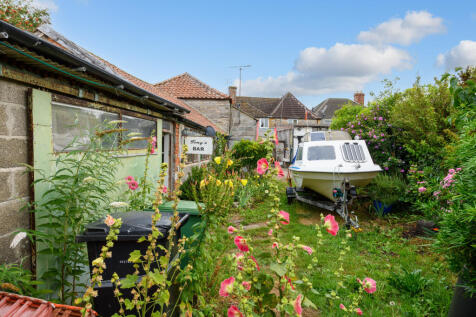 Outbuilding/ Bungalow