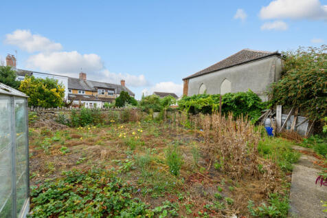 Bungalow Garden