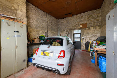 Garage/Workshop