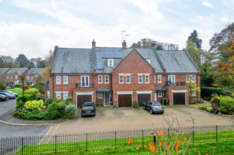 Azalea Close, Napsbury Park, St. Albans