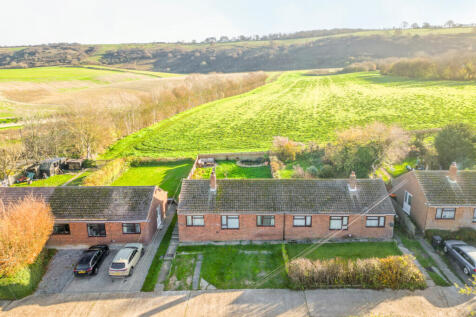 Icknield Way Farm Cottages, Tring Road, Dunstable
