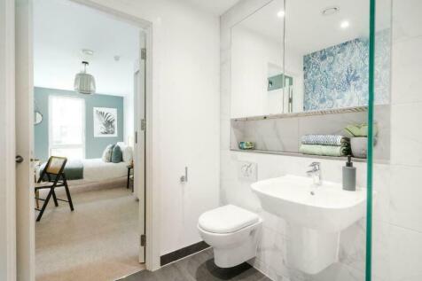 En-suite bathroom
