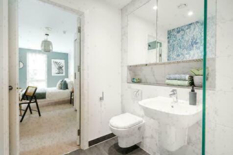 En-suite bathroom