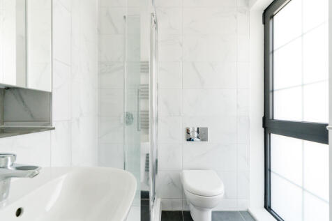 En-suite bed one