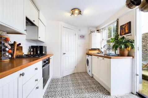 Kitchen_169452201...