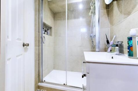 Shower_1694521970...