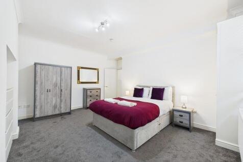 Bedroom 1 (2)