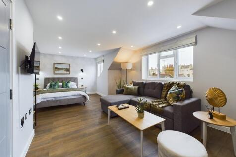 CAM03519G0-PR0024...