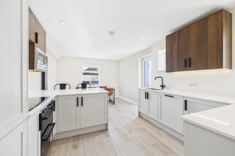 Communal kitchen ...