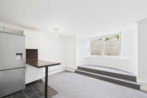 CAM04693G0-PR0030...