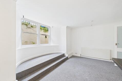 CAM04693G0-PR0030...