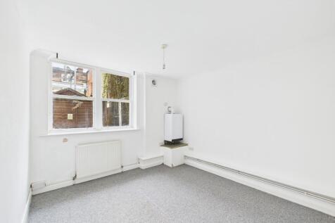 CAM04693G0-PR0030...