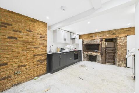 CAM04693G0-PR0031...