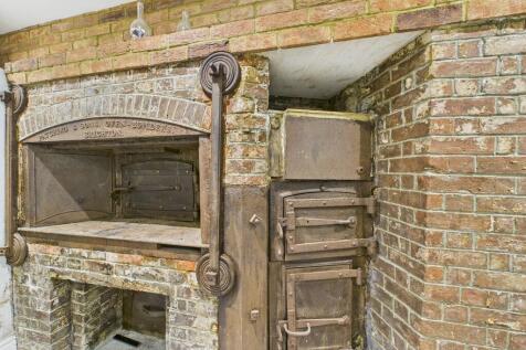 CAM04693G0-PR0031...