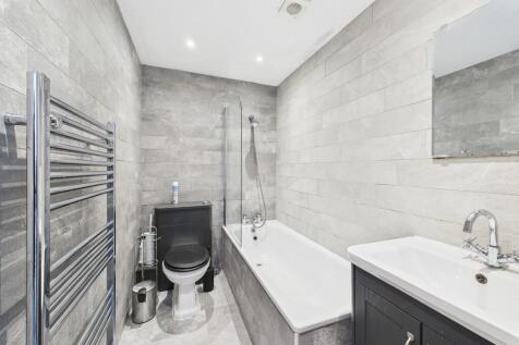 CAM04693G0-PR0031...