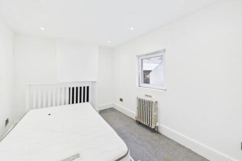 CAM04693G0-PR0031...