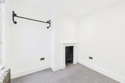 CAM04693G0-PR0031...