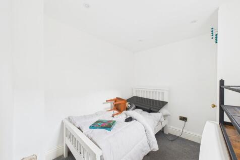 CAM04693G0-PR0031...