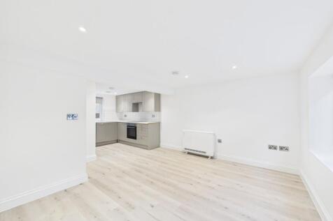 CAM04693G0-PR0032...