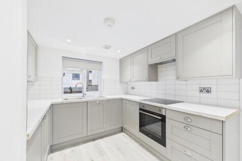 CAM04693G0-PR0032...