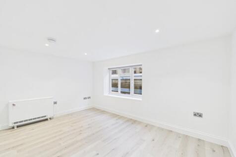 CAM04693G0-PR0032...