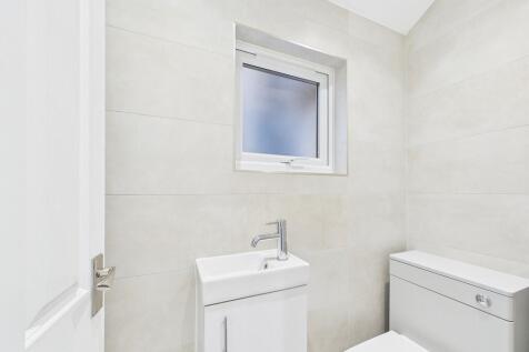 CAM04693G0-PR0032...