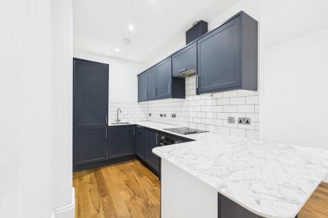 CAM04693G0-PR0033...