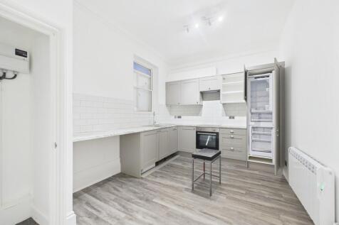 CAM04693G0-PR0034...