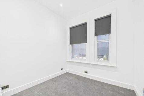 CAM04693G0-PR0034...