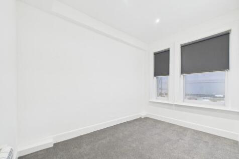 CAM04693G0-PR0034...