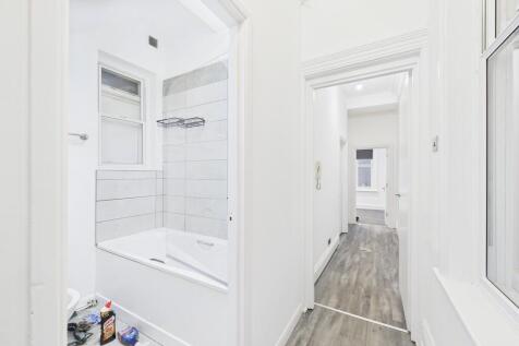 CAM04693G0-PR0034...