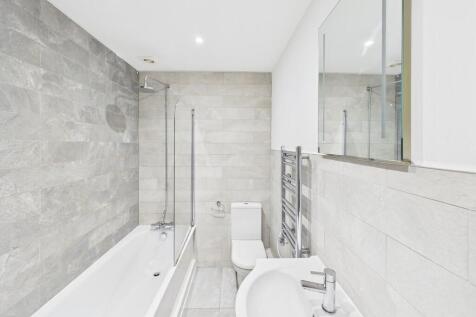 CAM04693G0-PR0036...