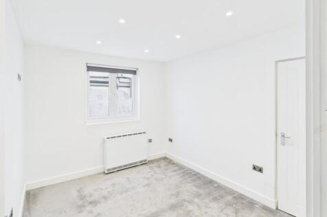 CAM04693G0-PR0036...