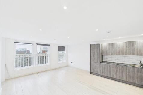 CAM04693G0-PR0037...