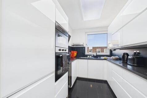 CAM04693G0-PR0044...