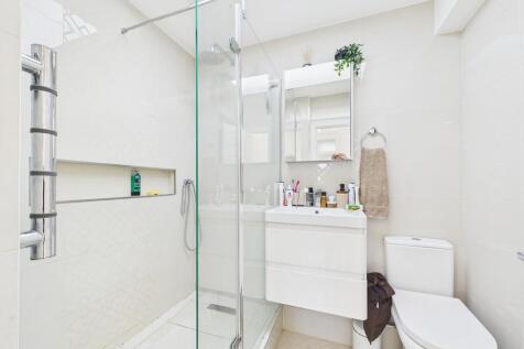 CAM04693G0-PR0044...