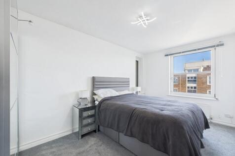 CAM04693G0-PR0044...