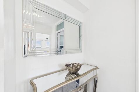 CAM04693G0-PR0044...