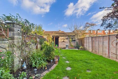 CAM04693G0-PR0045...