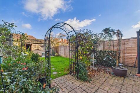 CAM04693G0-PR0045...