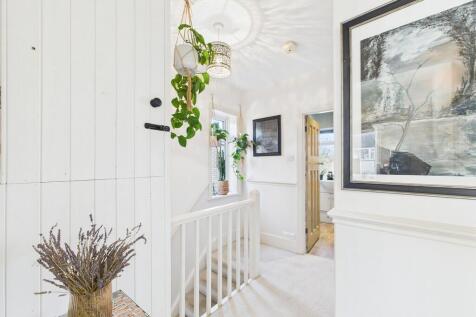 CAM04693G0-PR0045...