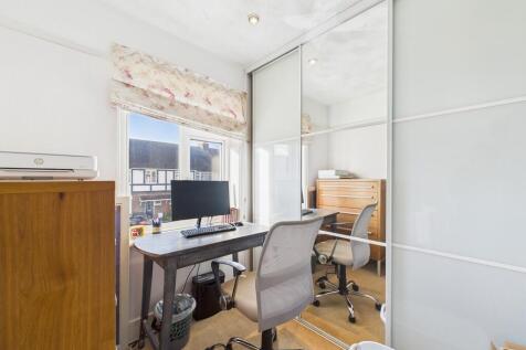 CAM04693G0-PR0045...