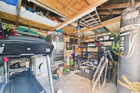 CAM04693G0-PR0045...