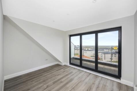 Brighton Road 74a...