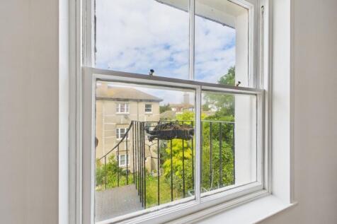 CAM03987G0-PR0200...