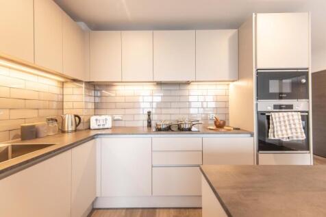 3 Bed Show Apartm...
