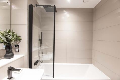 3 Bed Show Apartm...