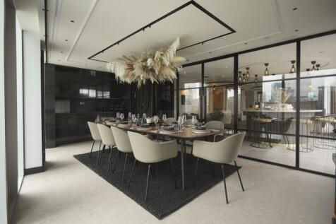 7.The Salon